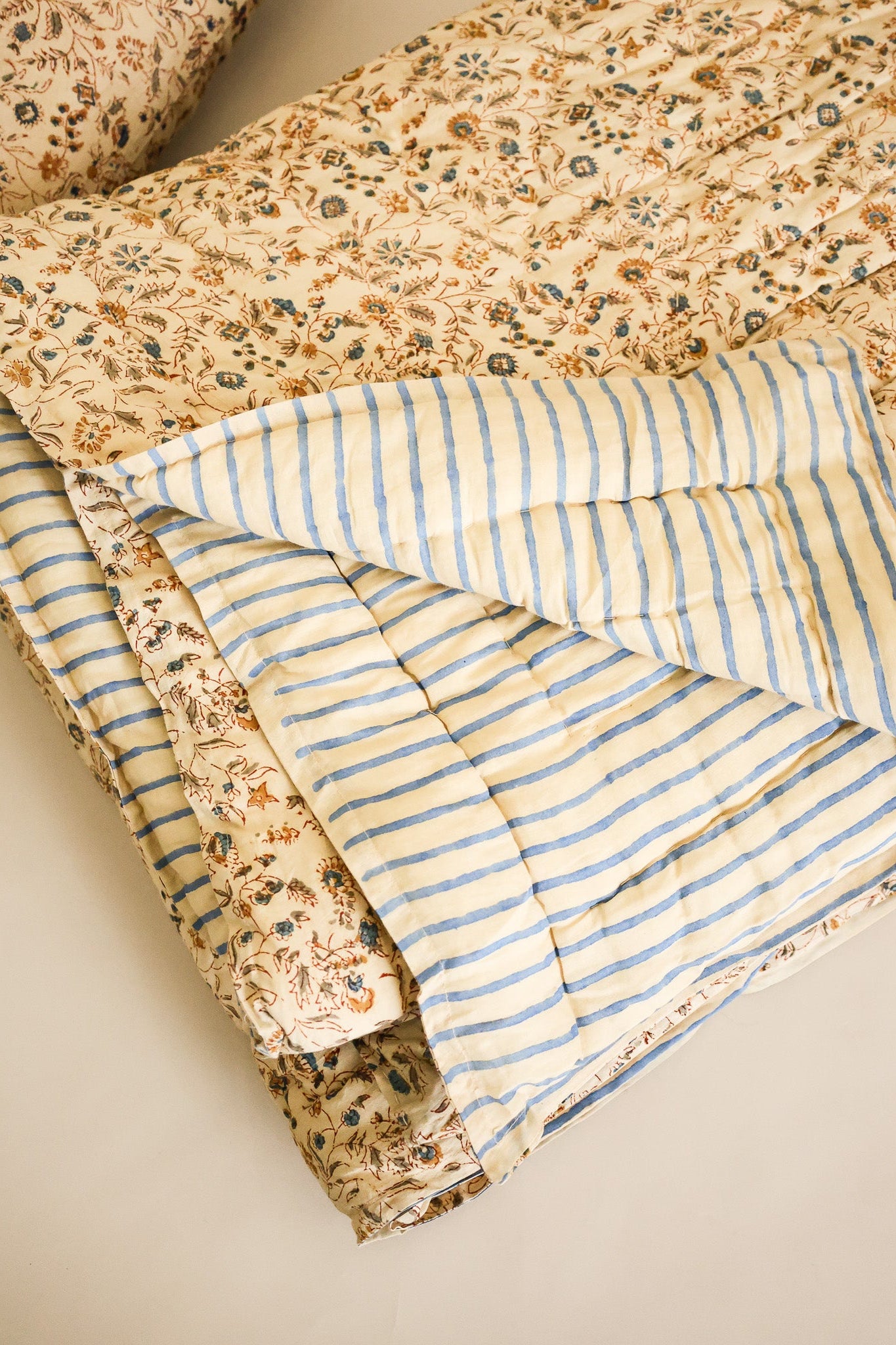 Wildflower Vines Reversible Cotton Quilt
