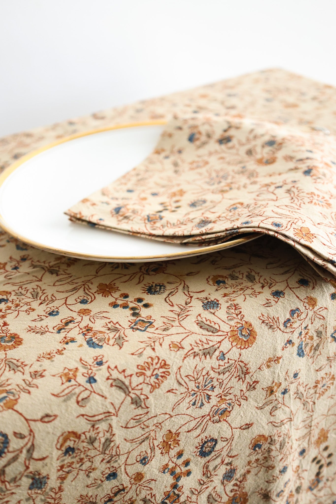 Wildflower Vines Kalamkari Handcrafted Table Cloth