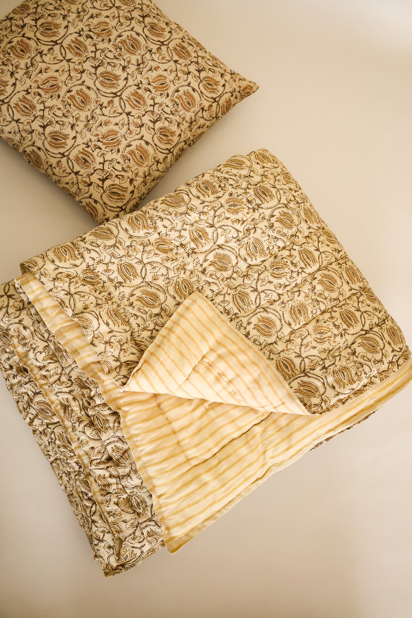 Honey Bloom Reversible Cotton Quilt