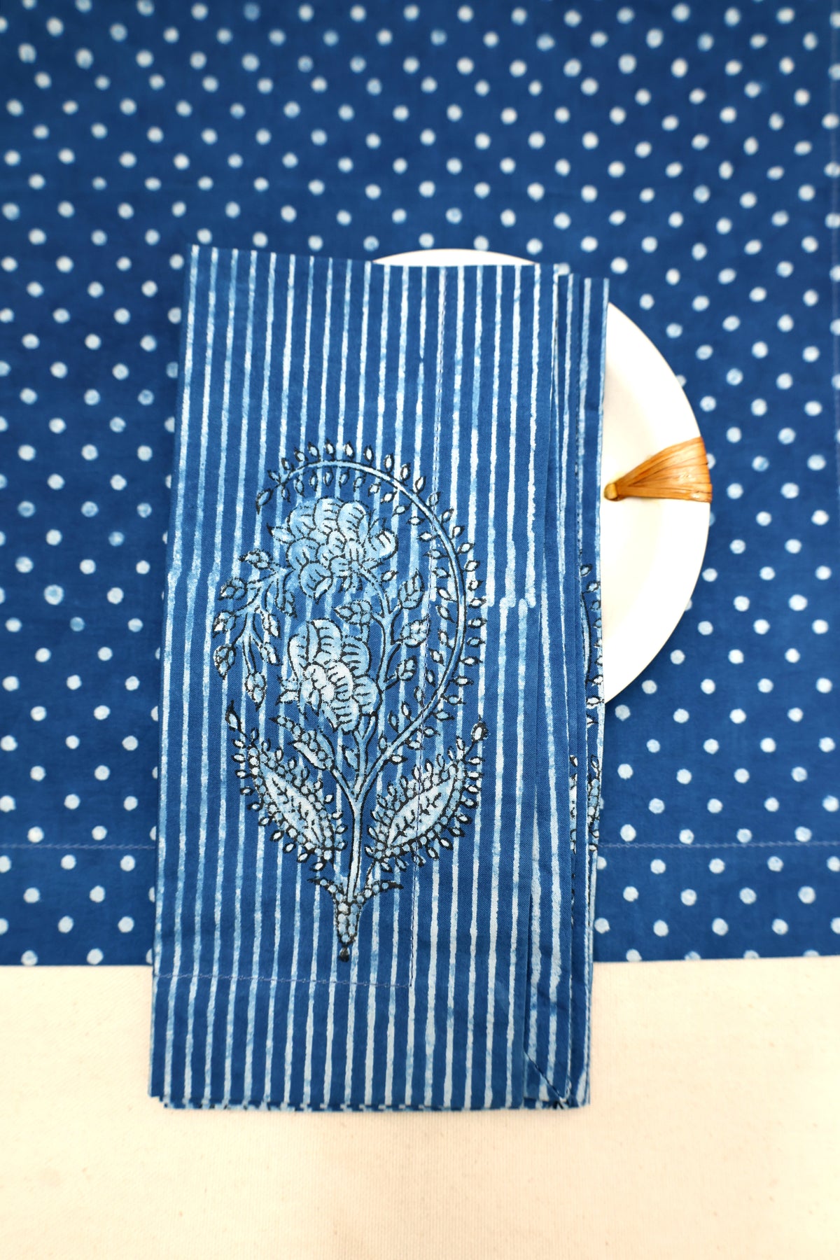 Neel Speckle Tablecloth