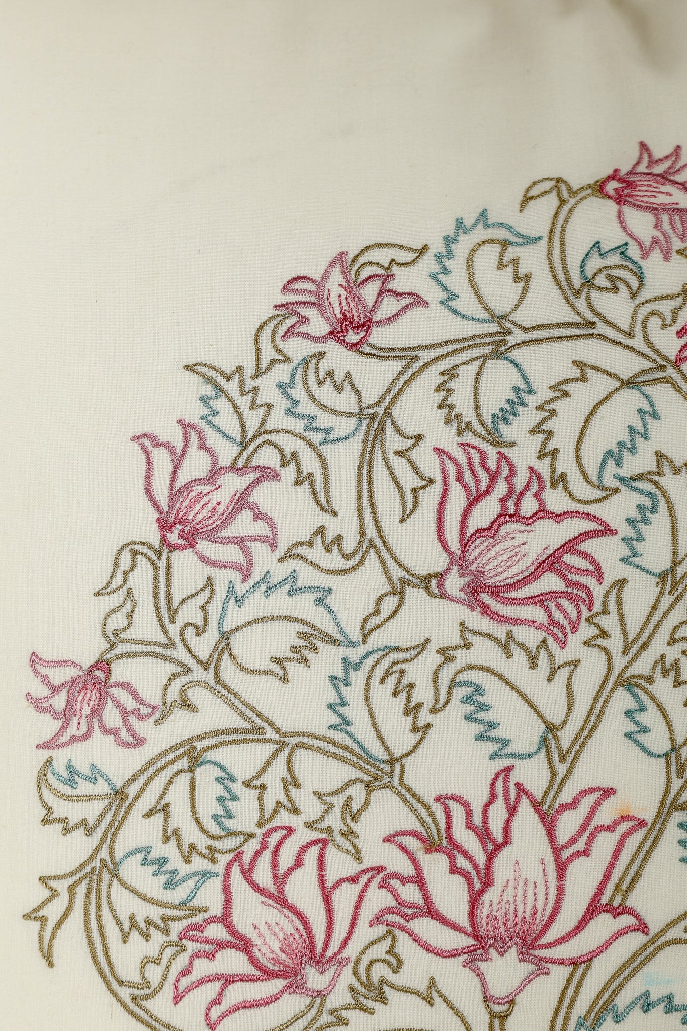 Coussin Brodé Fleur Rose