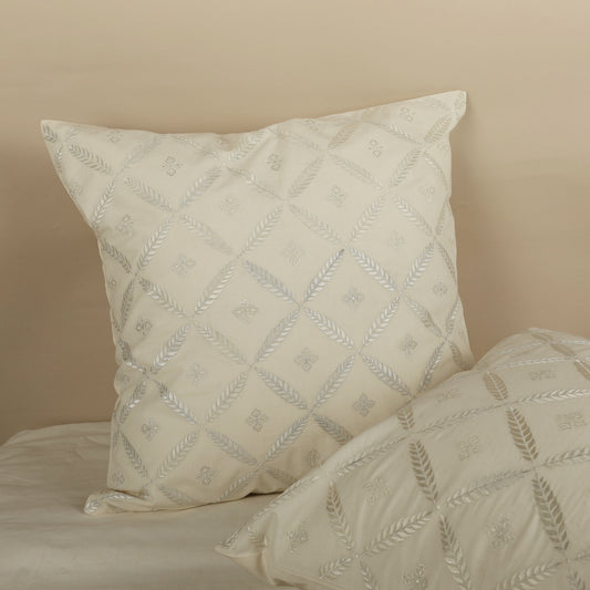 Coussin brodé ivoire Whisper