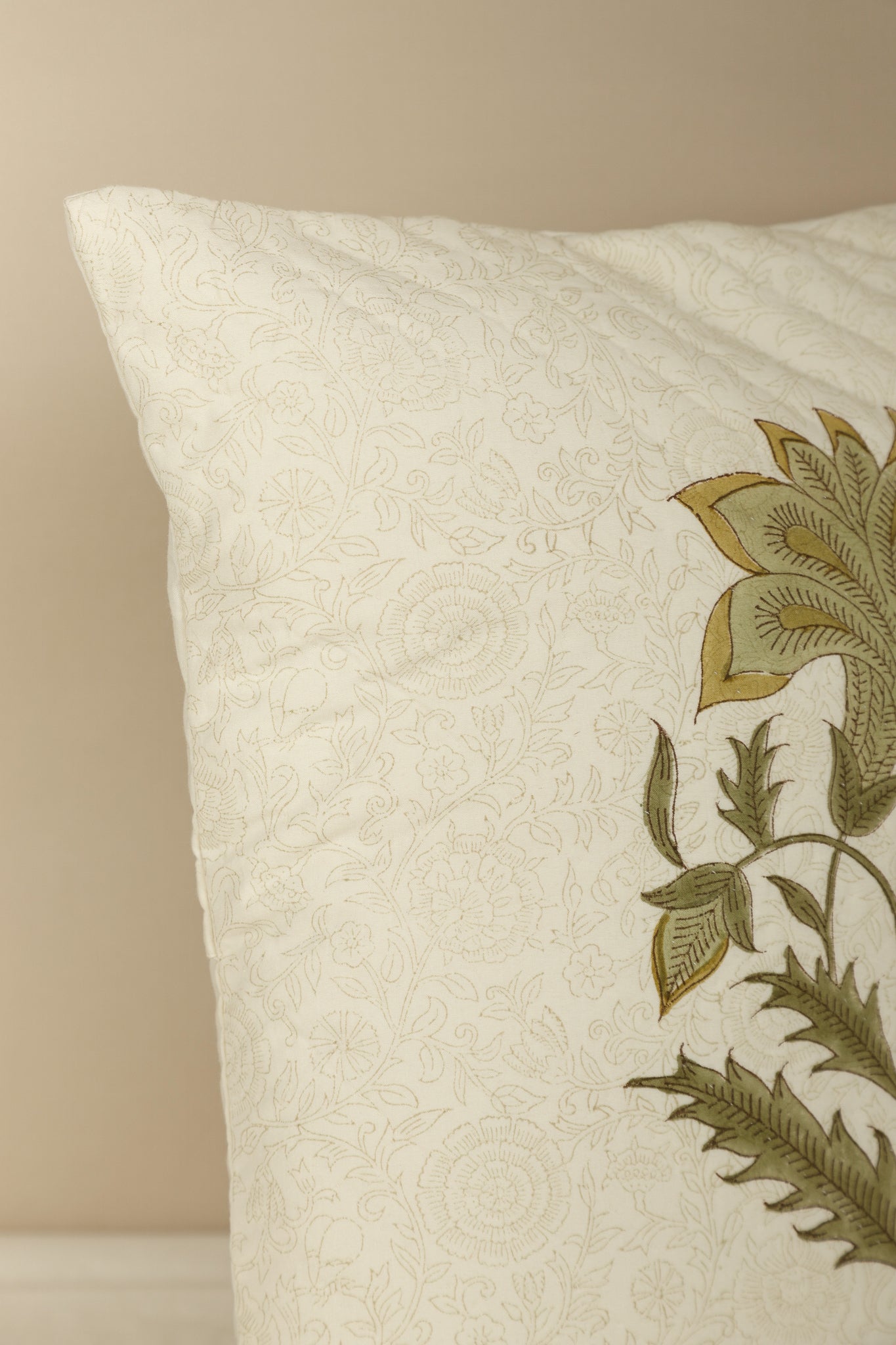 Coussin imprimé bloc main Green Oasis