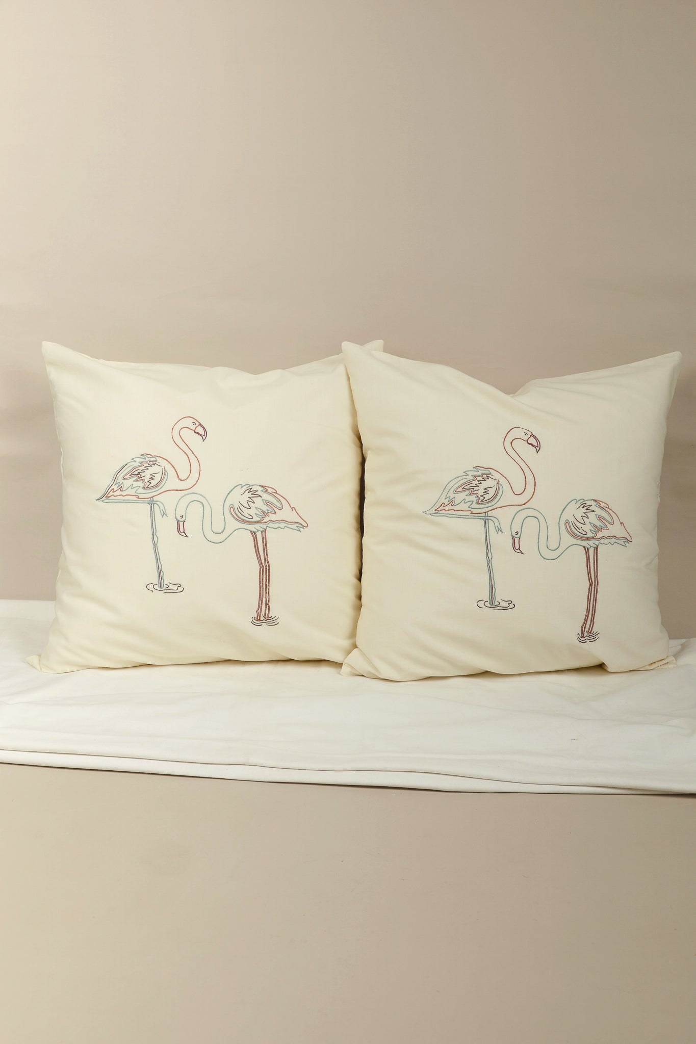 Coussin Brodé Flamant Rêve